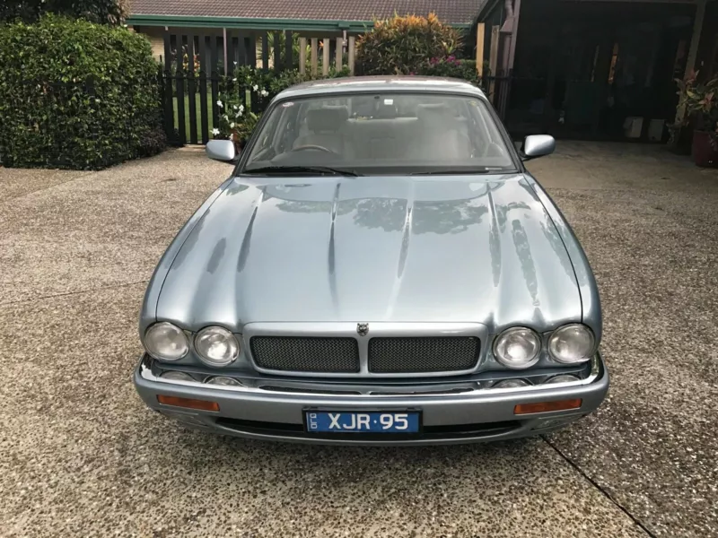 1995 Jaguar XJR (X306) 6 cylinder blue images RHD Australia (6).png