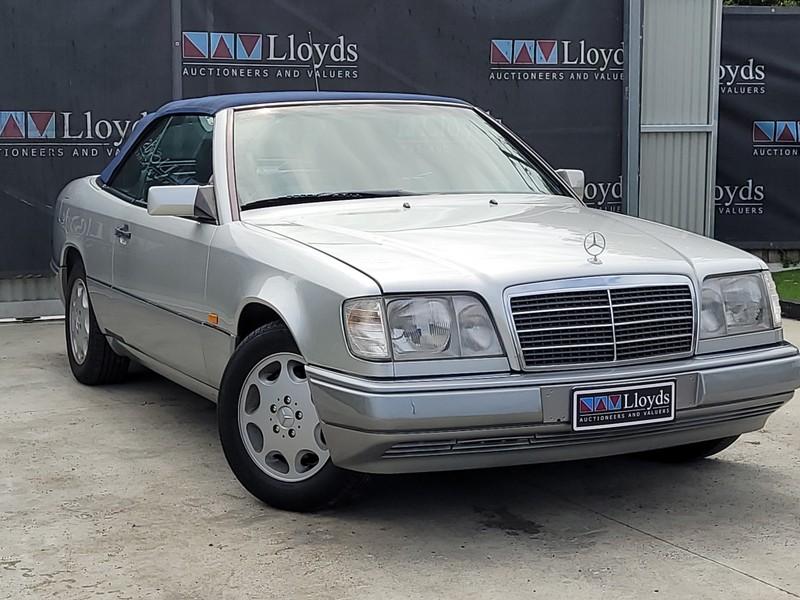 1995 Mercedes A124 E220 Cabriolet silver with blue roof and trim for sale Australia (2).jpg