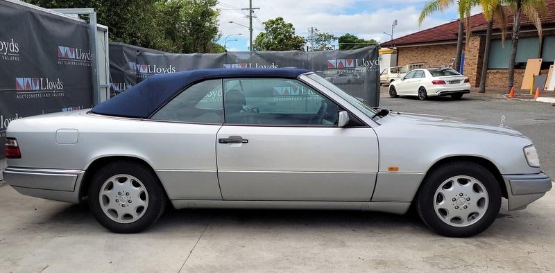 1995 Mercedes A124 E220 Cabriolet silver with blue roof and trim for sale Australia (5).jpg