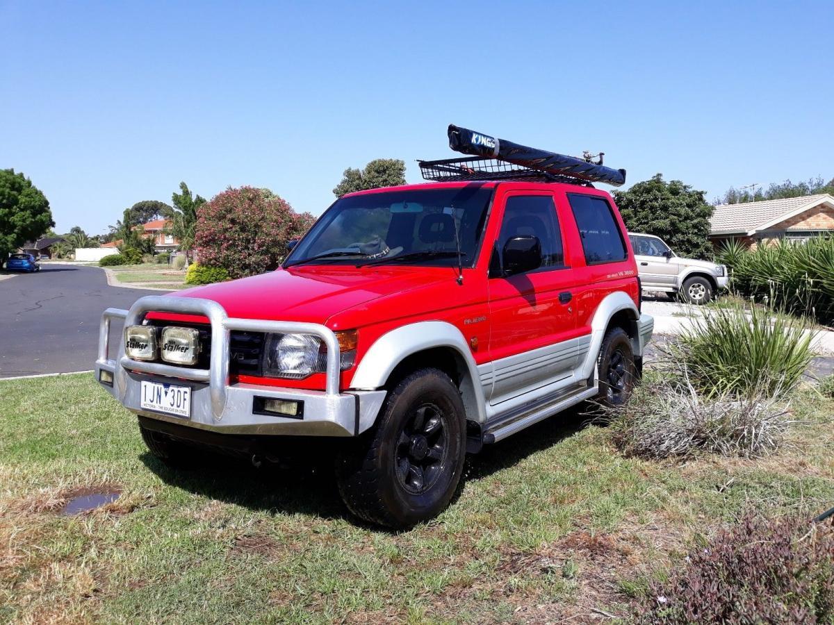 1995 SWB Gen 2 Pajero NJ red with leather images (12).jpg