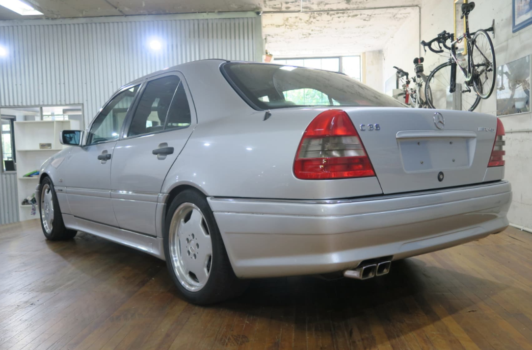 1996 C36 AMG Silver sedan Australian delivered (2).png