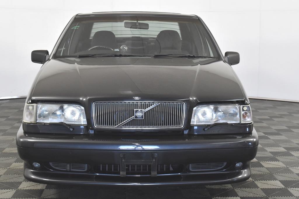 1996 Volvo 850 R Turbo Sedan black paint exterior images (2).jpg