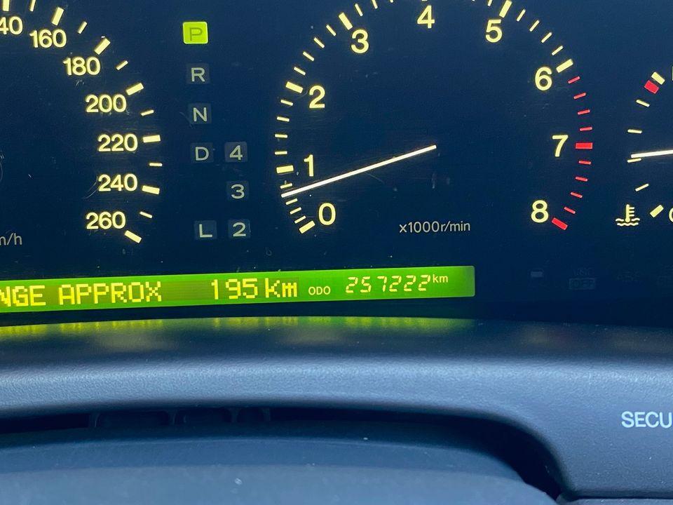 1998 Lexus LS400 Silver sedan for sale Australia NSW (17).jpg