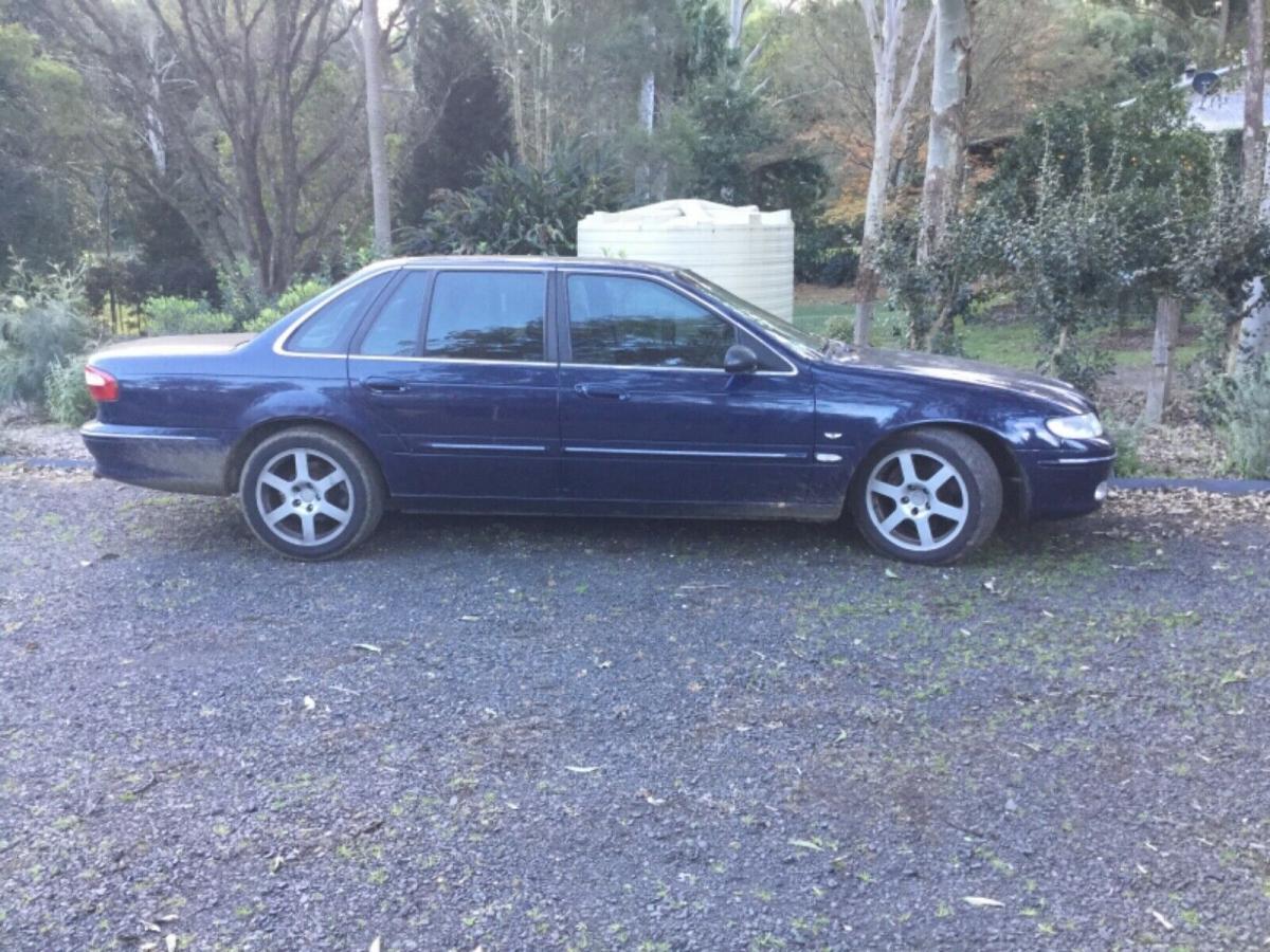 1998 Navy Blue Ford Fairlane FBT tickford build number 059 (7).jpg