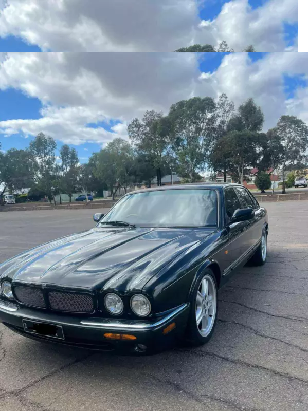 1998 X308 Jaguar XJR dark green Australia images 2021 (2).png