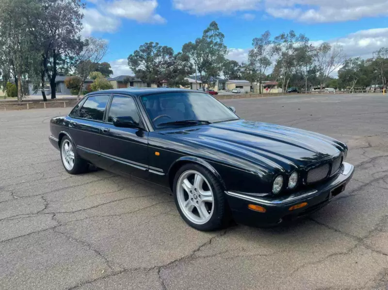 1998 X308 Jaguar XJR dark green Australia images 2021 (6).png