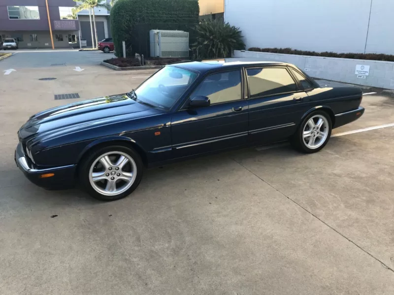 1999 Blue Jaguar XJR X308 Australia RHD images (20).png