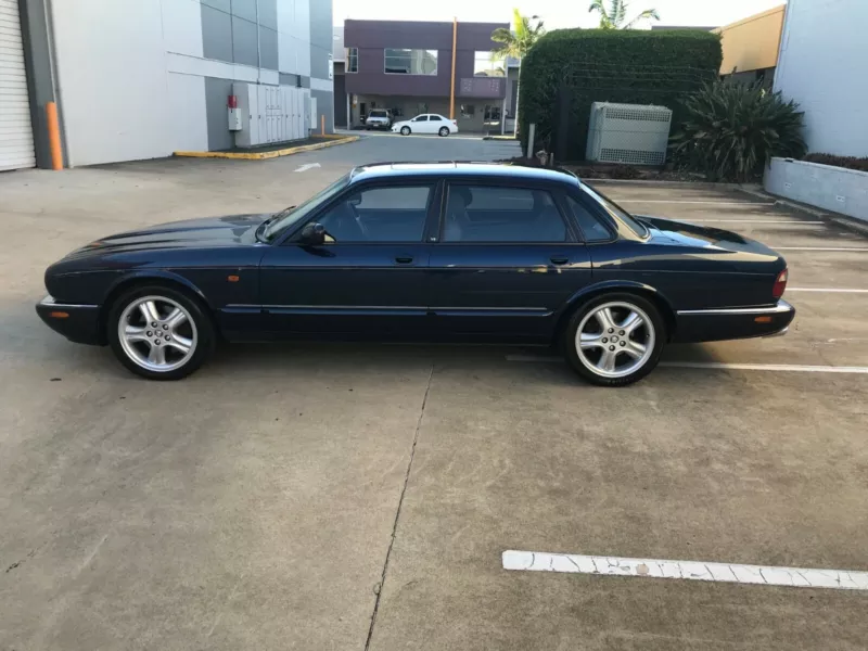 1999 Blue Jaguar XJR X308 Australia RHD images (8).png