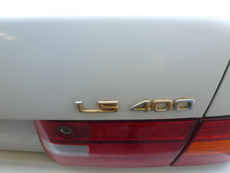 1999 Diamond White Pearl Lexus LS400 for sale Nevada USA (12).jpg
