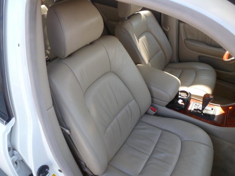 1999 Diamond White Pearl Lexus LS400 for sale Nevada USA (23).jpg