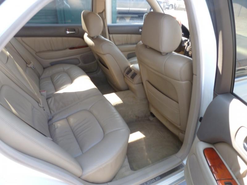 1999 Diamond White Pearl Lexus LS400 for sale Nevada USA (24).jpg