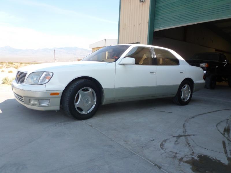 1999 Diamond White Pearl Lexus LS400 for sale Nevada USA (6).jpg