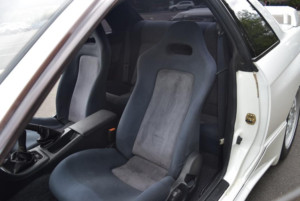 2 R32 GTR V-Spec II Crystal White interior images 1994 (8).jpg