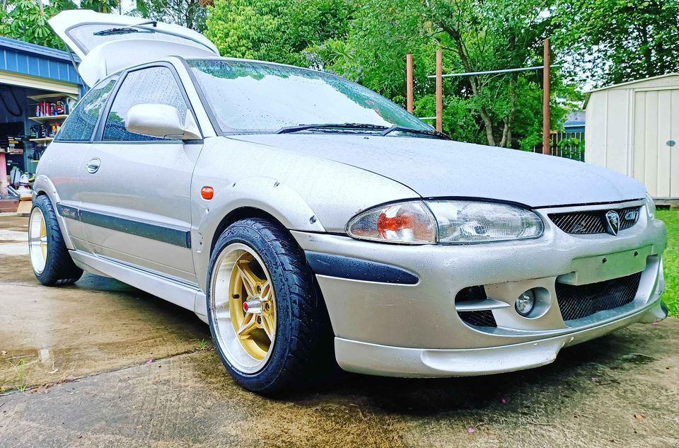2000 Proton Satria GTi Silgver hatch Australia (3).png