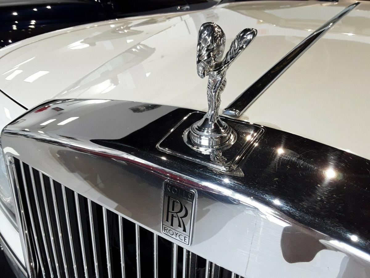 2000 Roills Royce Corniche white paint images Dec 2020 (3).jpg