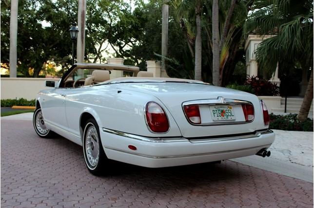 2000 Rolls Royce Corniche Convertible Arctica white (20).jpg