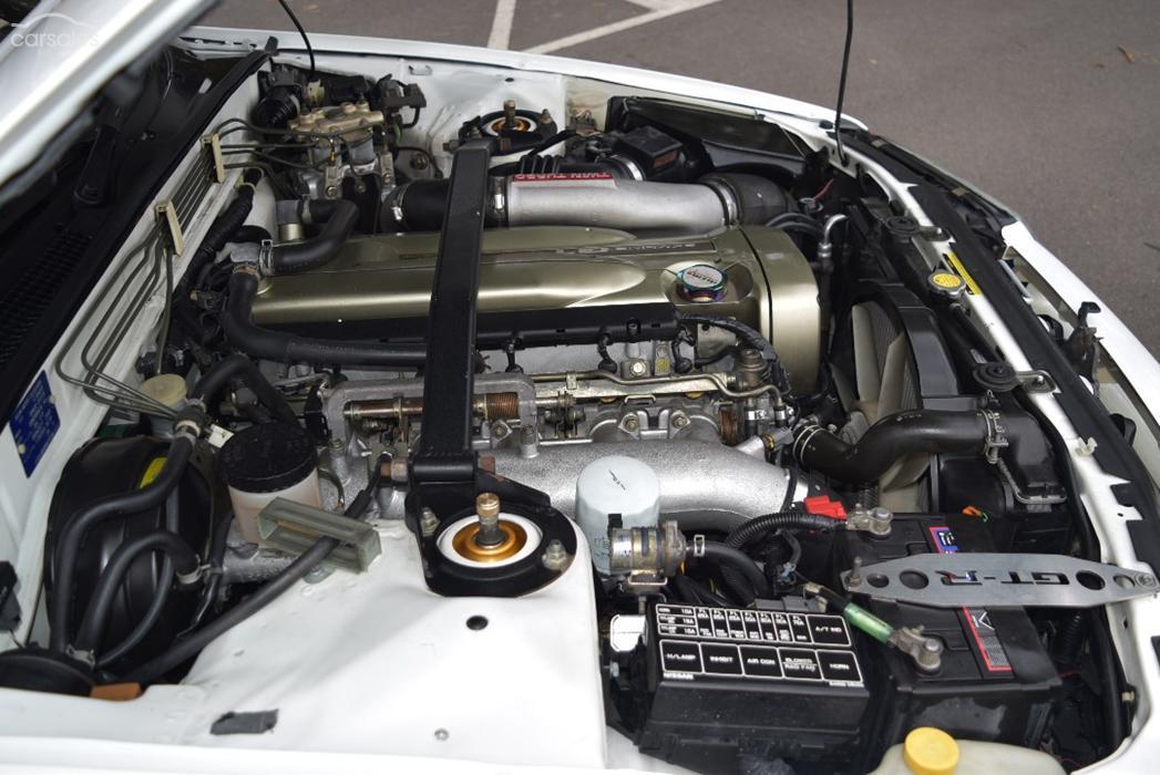 3 R32 GTR V-Spec II modified engine 1994 (2).jpg