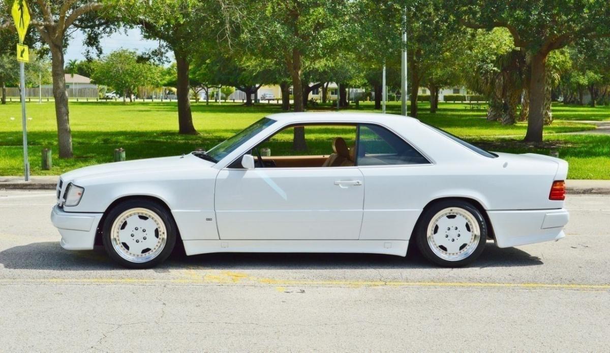 300CE W124 Mercedes Twin Turbo AMG 1988 White (28).jpg