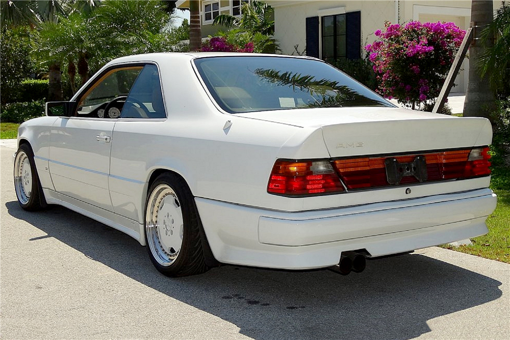 300CE W124 Mercedes Twin Turbo AMG 1988 White (4).jpg