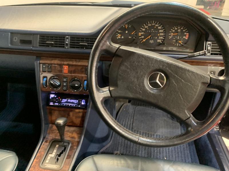 300CE-24 Mercedes 1991 Australian delivered low km (12).jpg