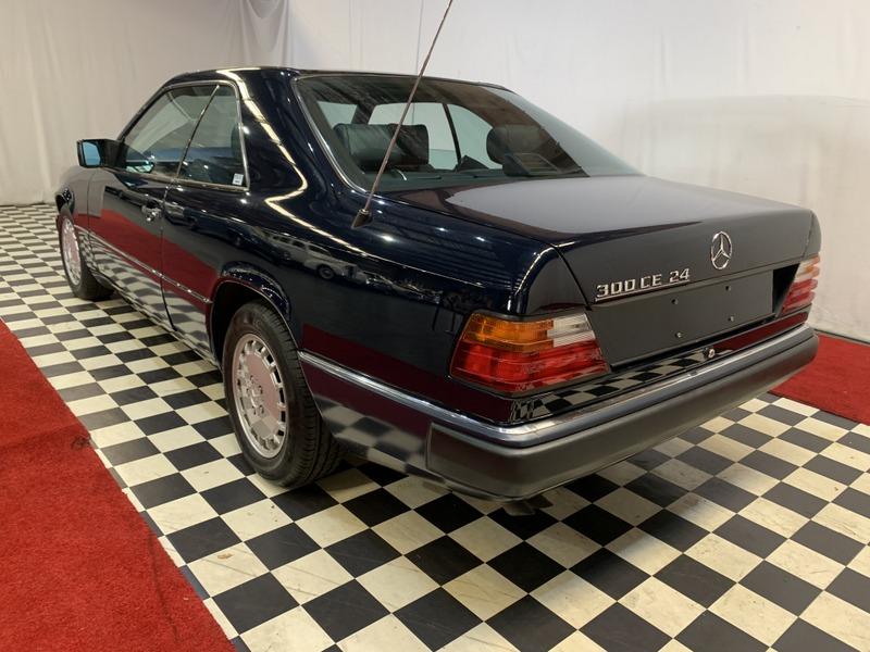 300CE-24 Mercedes 1991 Australian delivered low km (16).jpg