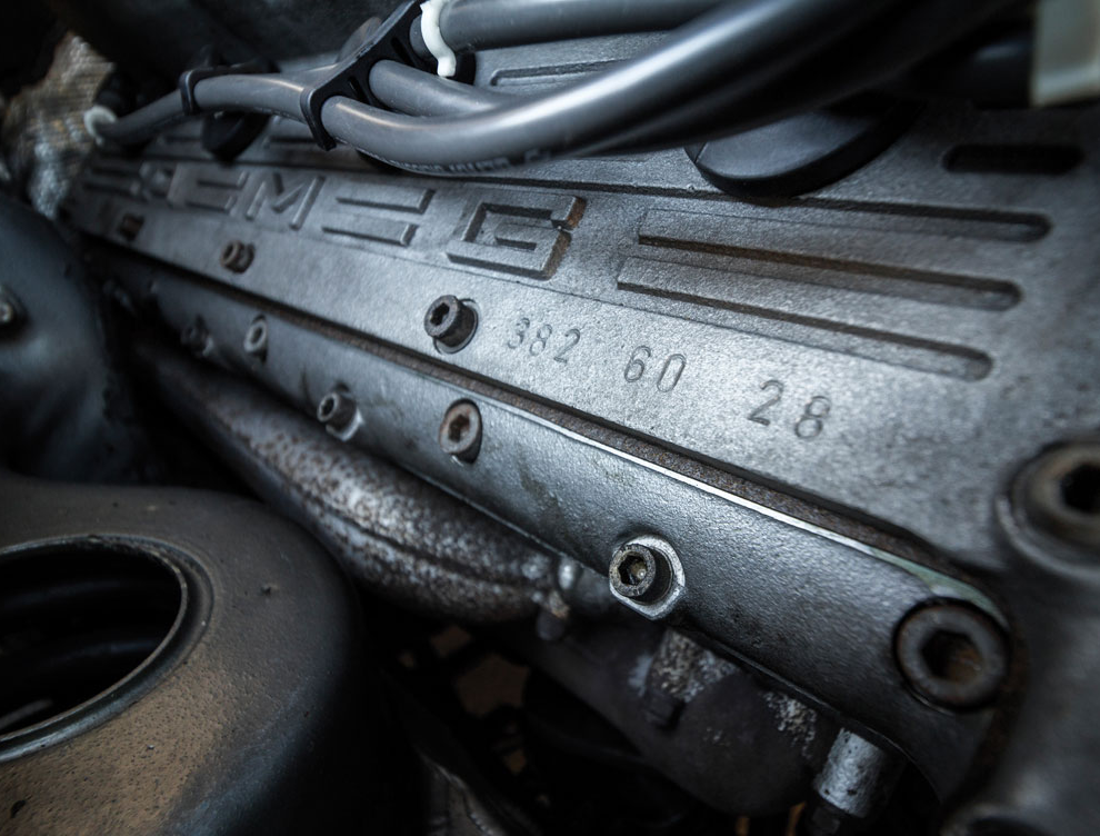 AMG motor 560SEC 6.0 wide body engine heads.png
