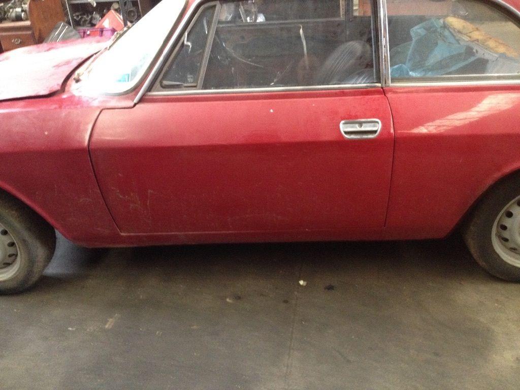 Alfa Romeo 1300 Junior door.jpg