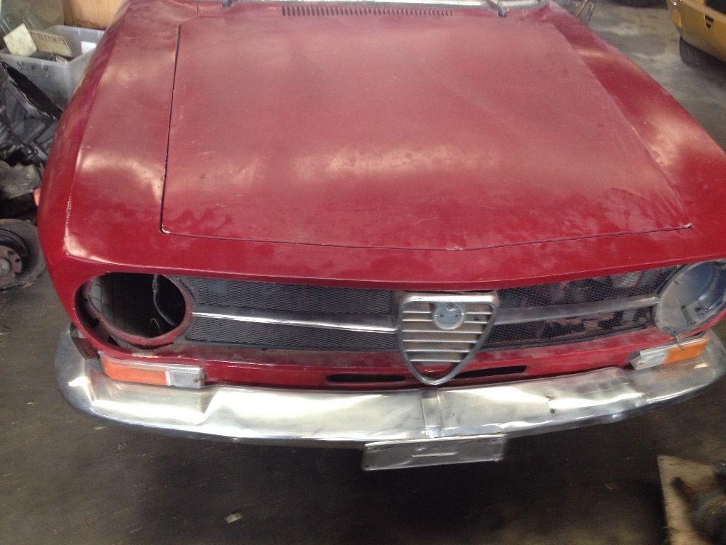 Alfa Romeo 1300 Junior grille.jpg