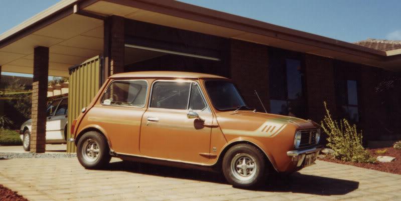 Arianka Tan Australian Leyland Mini Clubman GT 1971 (5).jpg