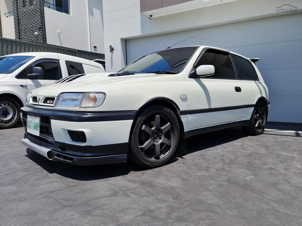 Australia pulsar GTiR hatch 1990 series 1 white (1).jpg