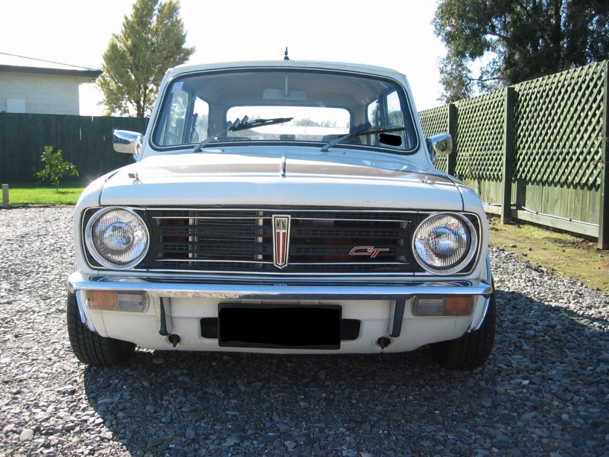 Australian New Zealand Mini Clubman GT 1973 white (2).jpg