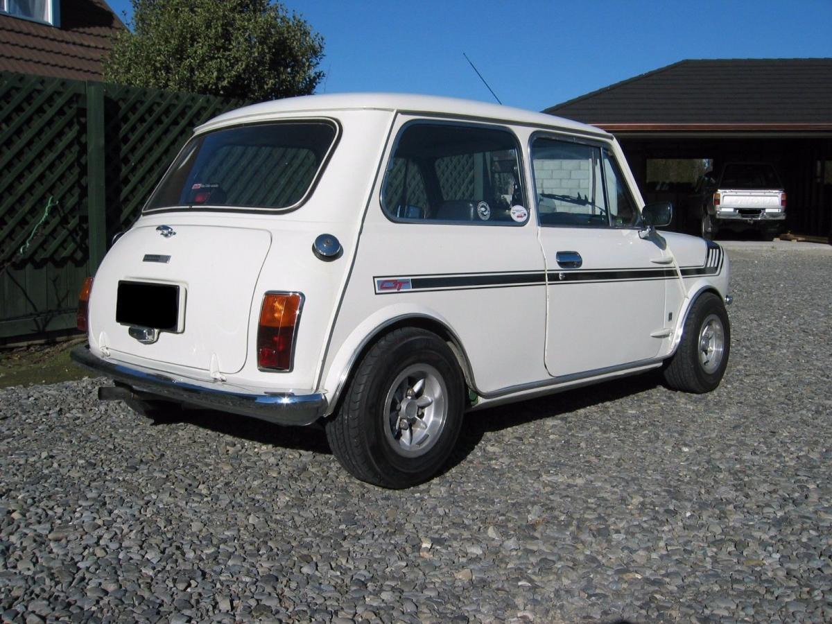 Australian New Zealand Mini Clubman GT 1973 white (3).jpg