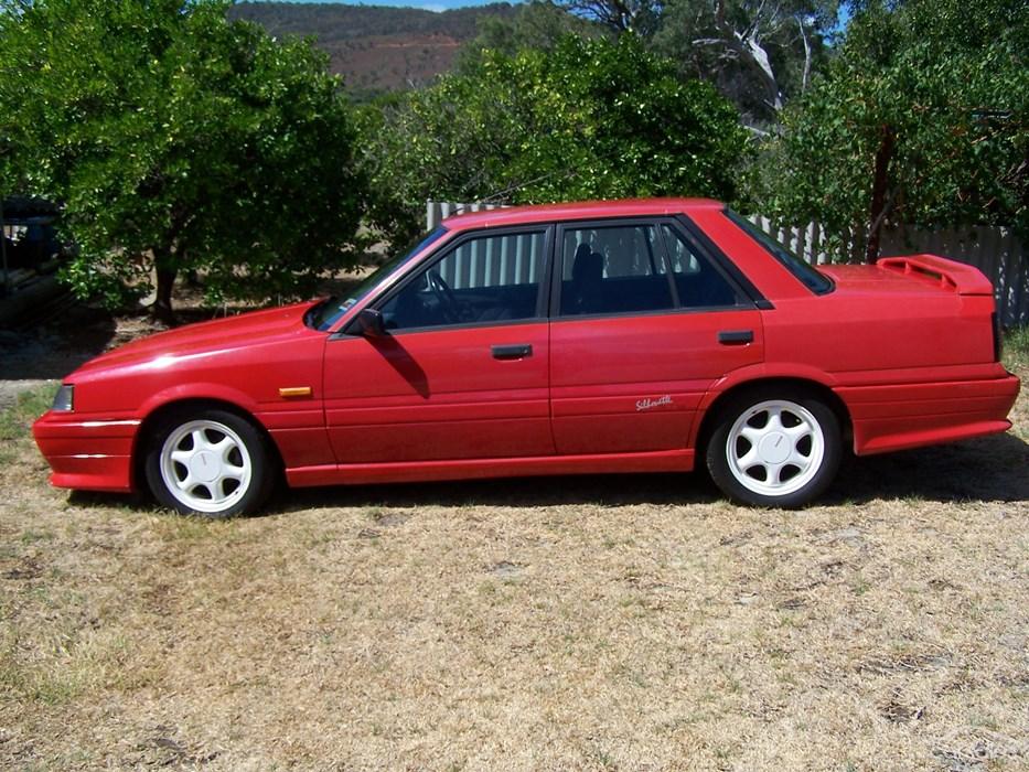 Australian Nissan Skyline Silhouette GTS2 sedan red 1989 (4).jpg