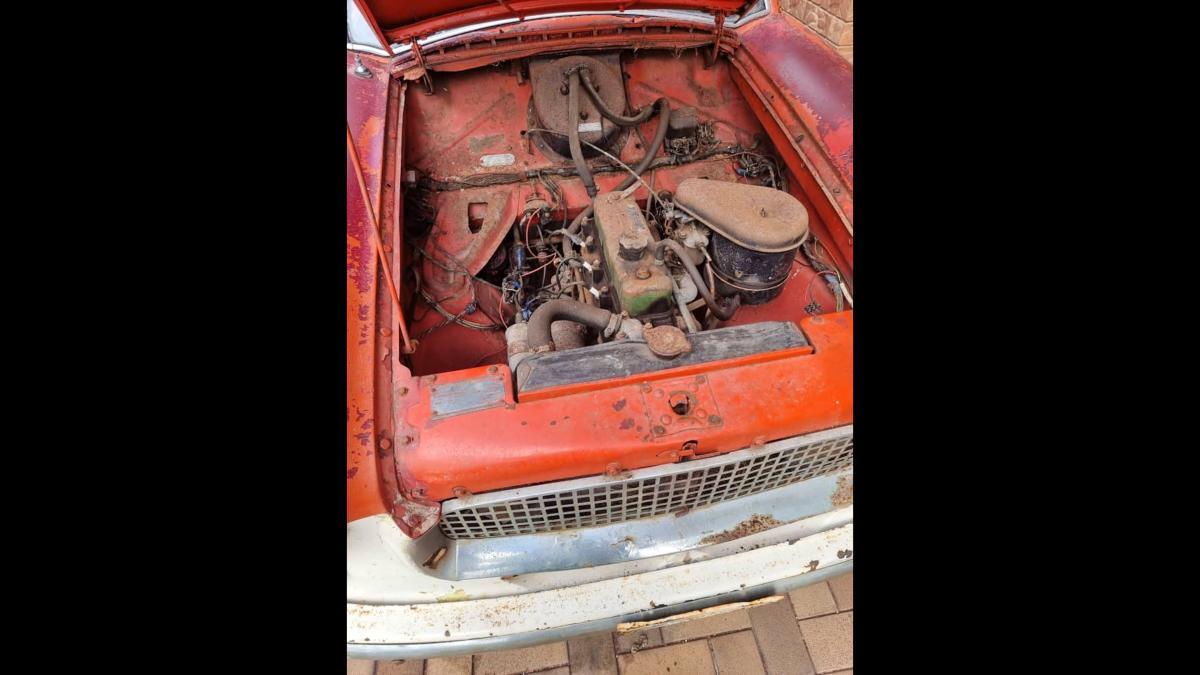 Australian RHD Nash Metropolitan for sale 2022 Red and white (3).jpg