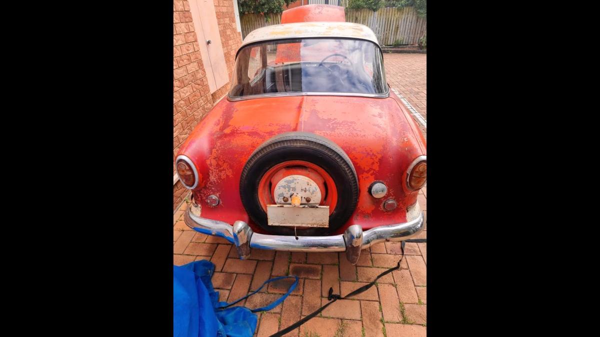 Australian RHD Nash Metropolitan for sale 2022 Red and white (9).jpg