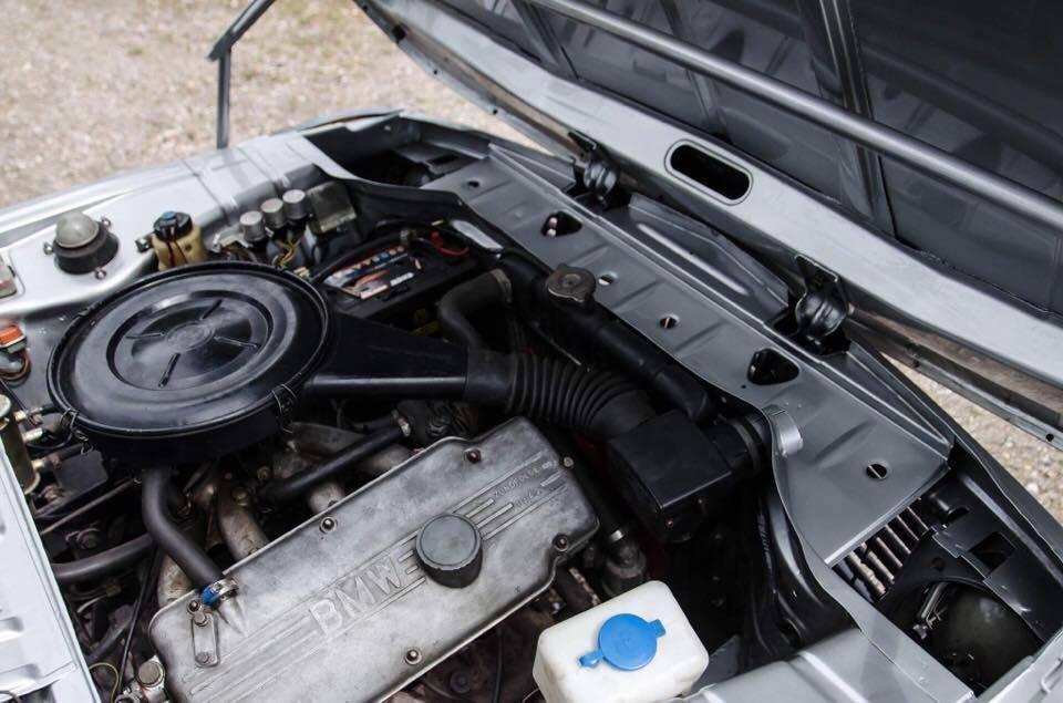 BMW 2002 Coupe engine bay.jpg