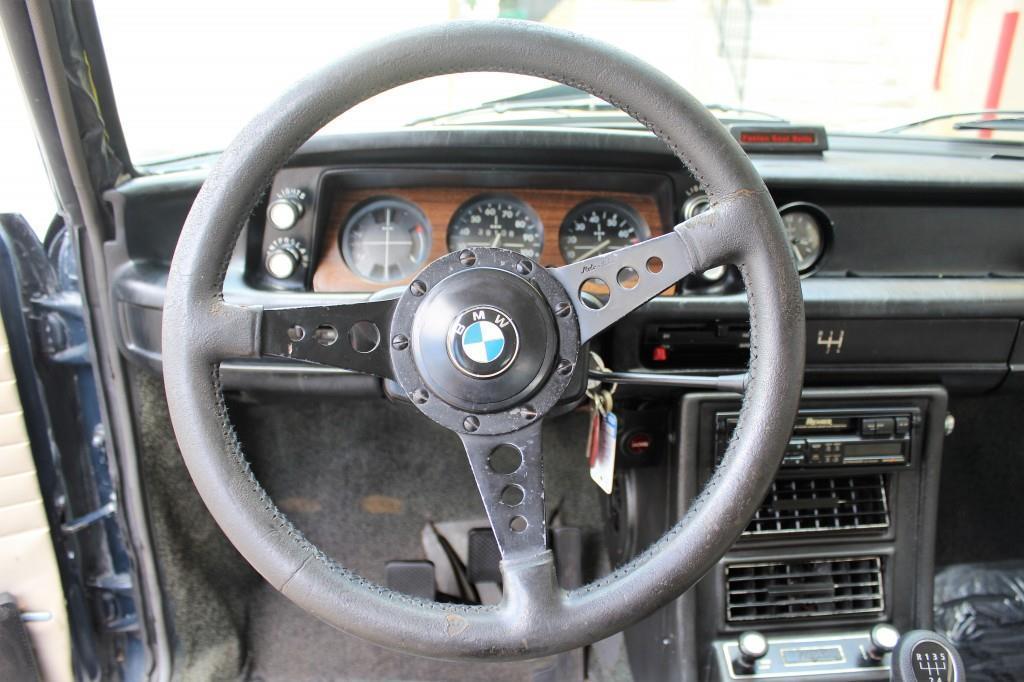 BMW 2002 Tii dasboard 1974 (2).jpg