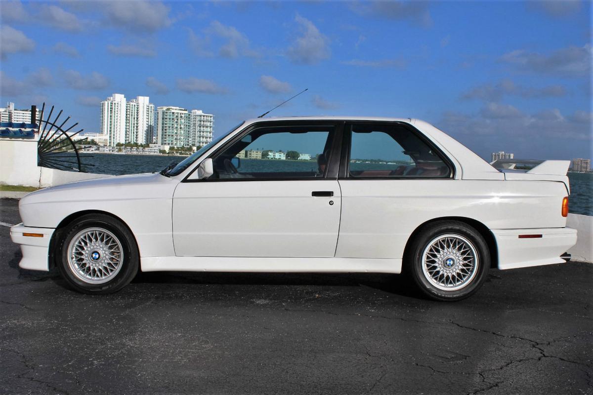 BMW E30 M3 side profile 2.jpg