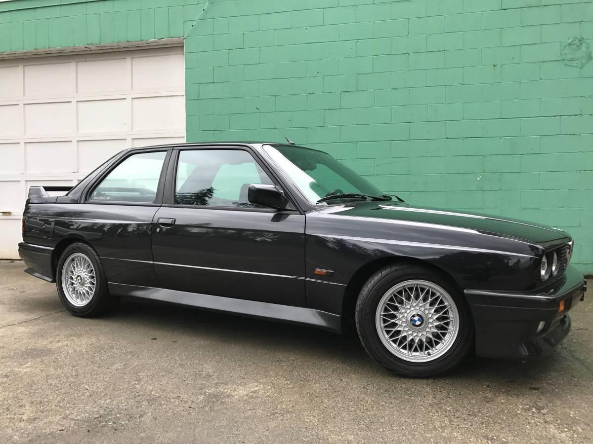 BMW E30 M3 side profile black.jpg