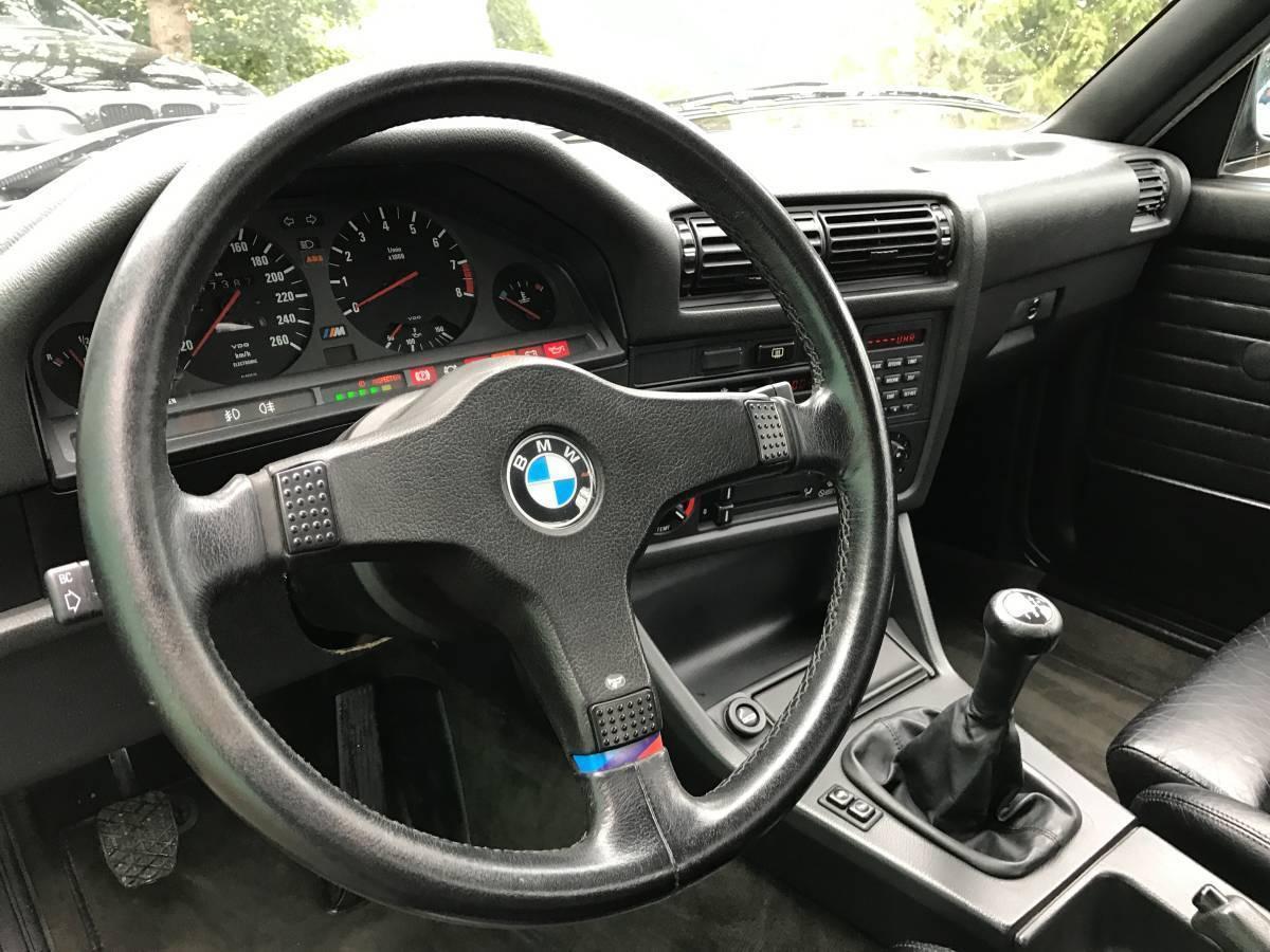 BMW E30 M3 steering wheel.jpg