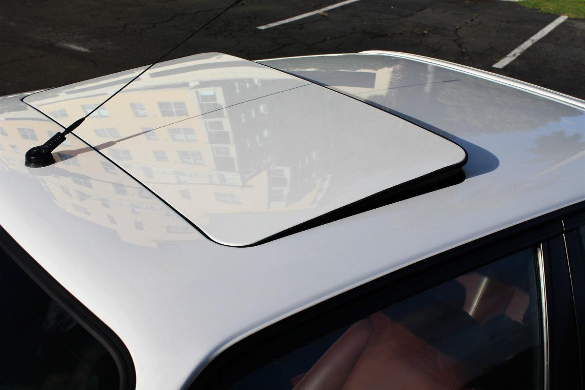 BMW E30 M3 sunroof.jpg