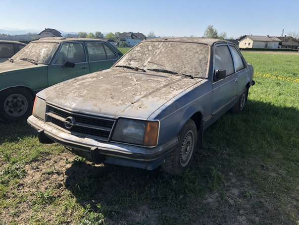 Barnfind Opel Commodore C 1979 coupe 2 door blue paint images (3).png