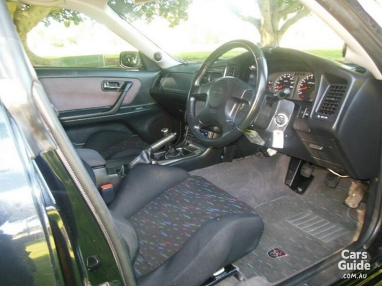 Black Blue Nissan Stagea 260RS wagon GTR 1998 model Australia (4).png