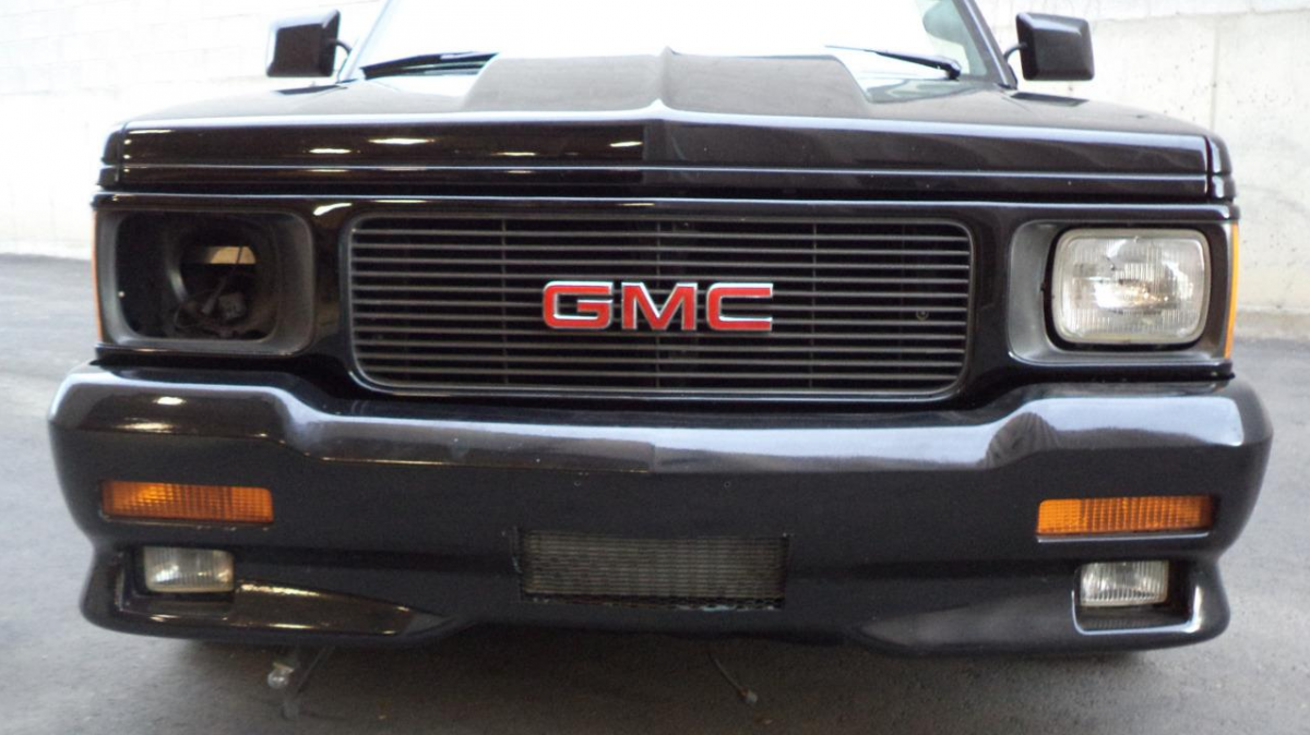 Black GMC Cyclone turbo Pickup restoration project (5).png