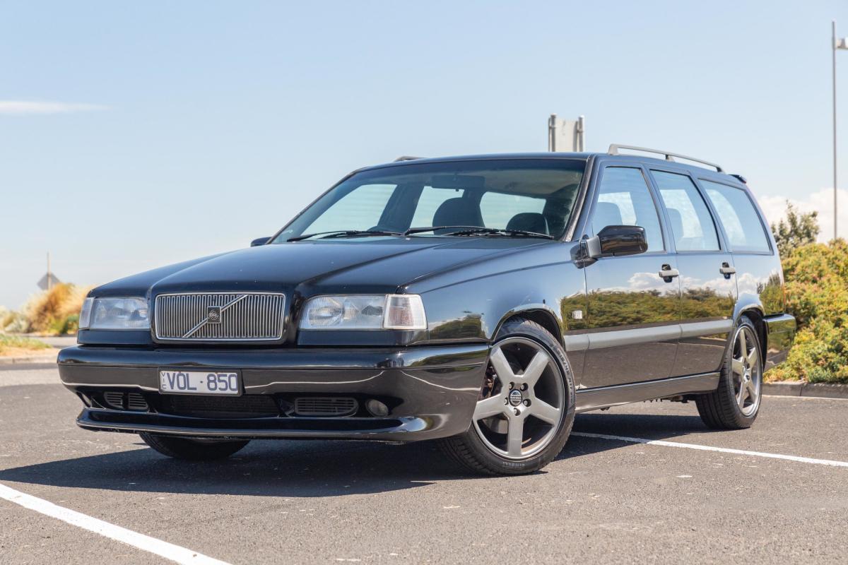 Black Volvo 850 R Wagon 1996 for sale (3).jpg