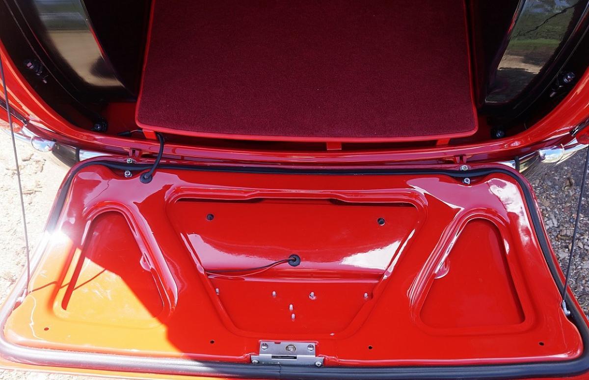 Black over Tartan red 1965 Morris Cooper S MK1 British built image (11).jpg