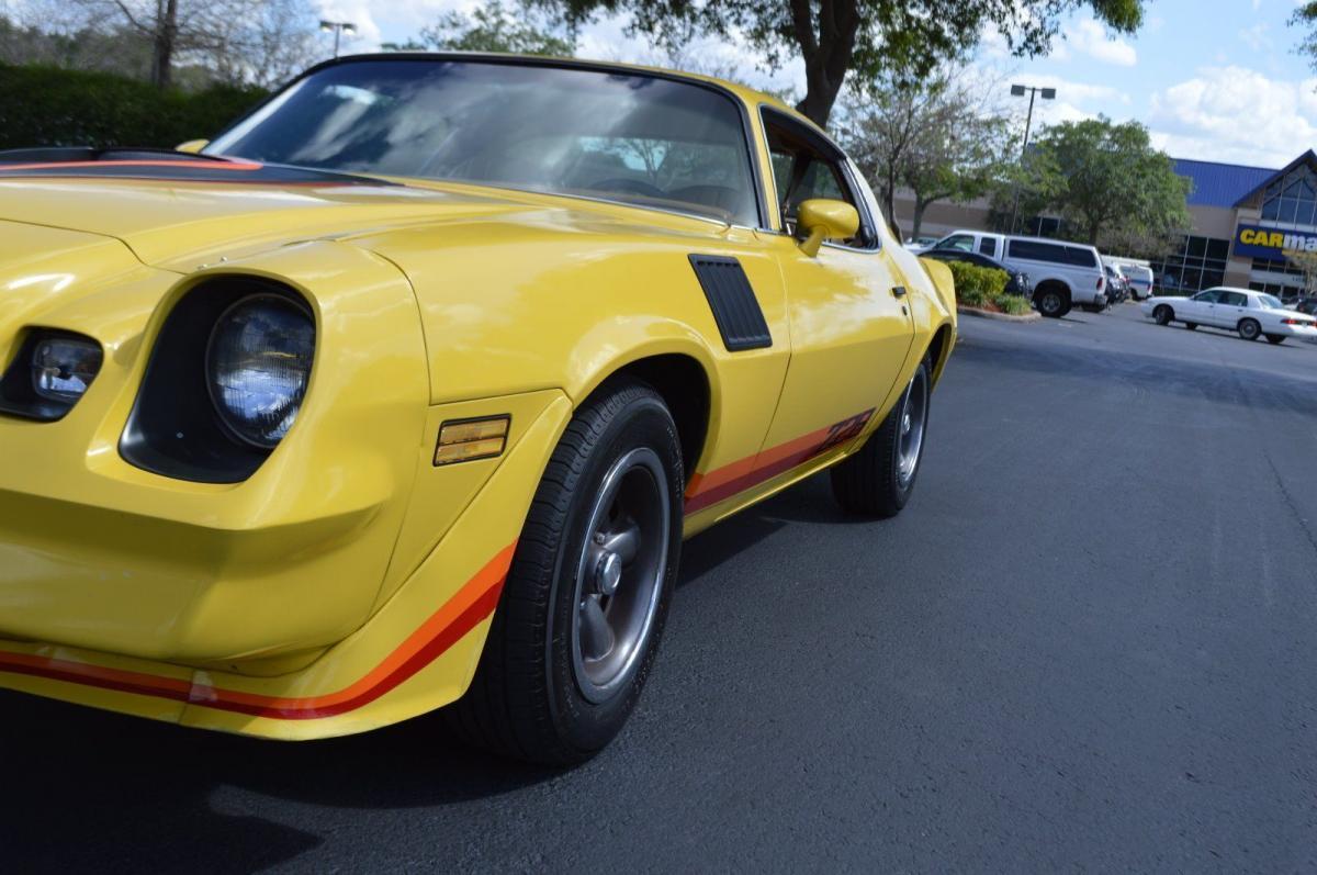 Bright yellow 1979 Chev Camero images restored (8).jpg