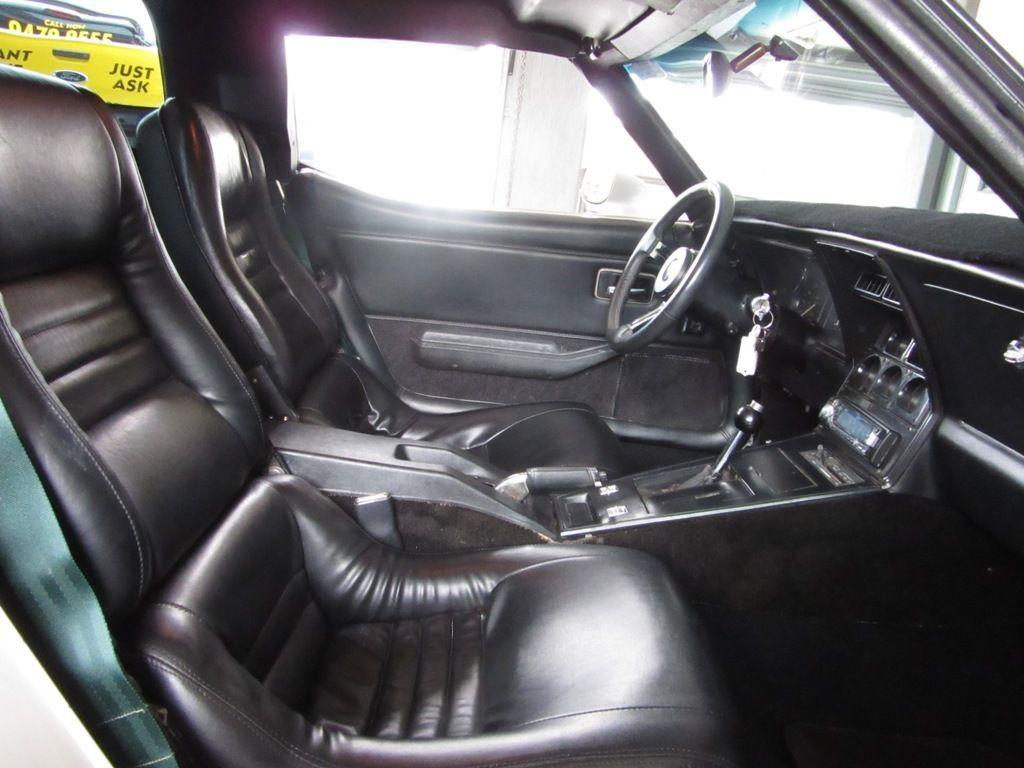 Chevrolet Corvette C3 Stingray front interior.jpg