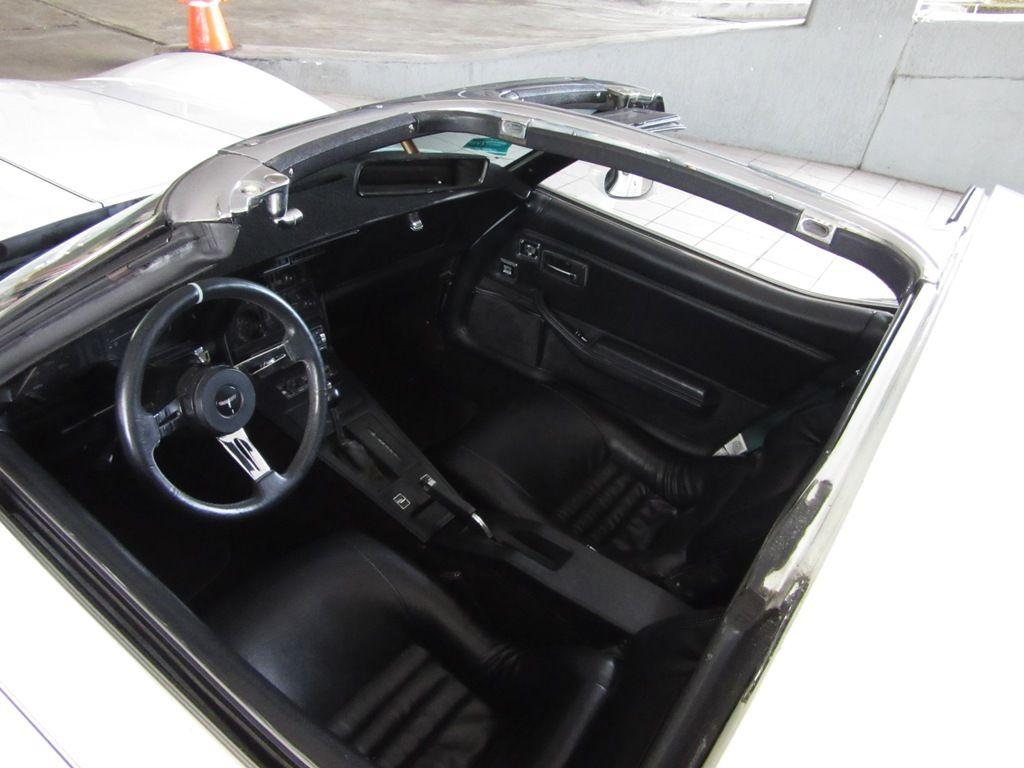 Chevrolet Corvette C3 Stingray front seats.jpg