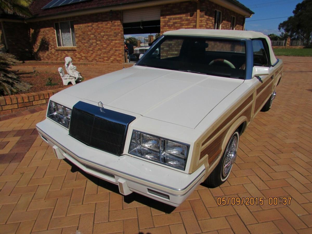 Chrysler LeBaron Town and Country Convertible restored Australia images (12).jpg